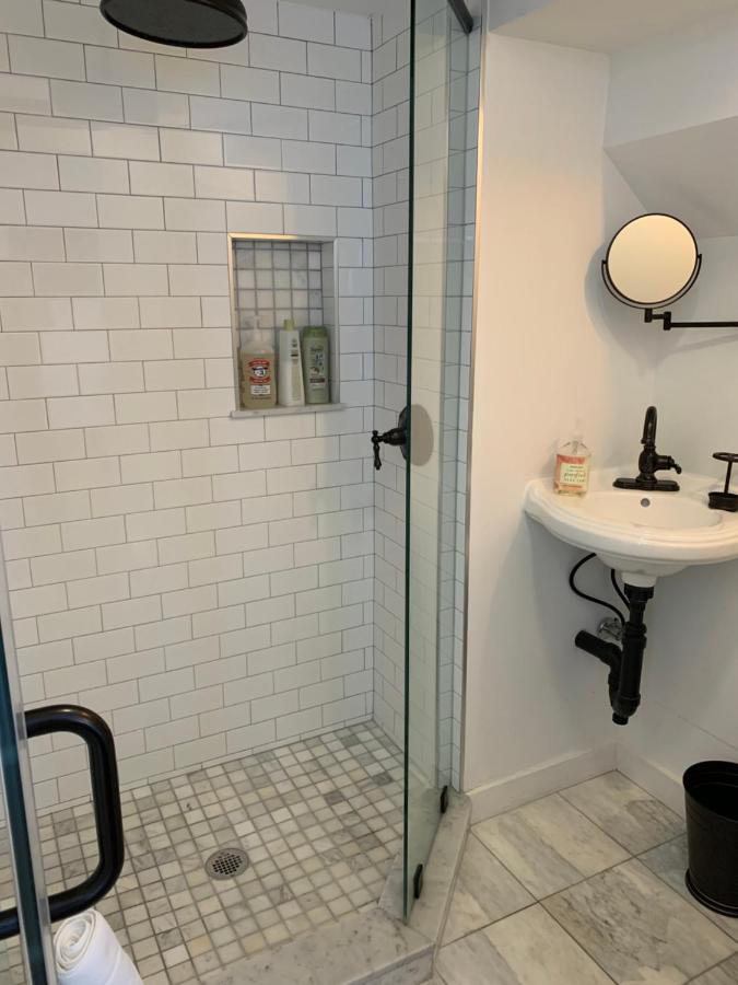 היאניס פורט Sea Street Inn מראה חיצוני תמונה